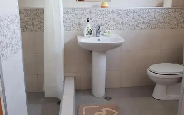 Tamari Guest House