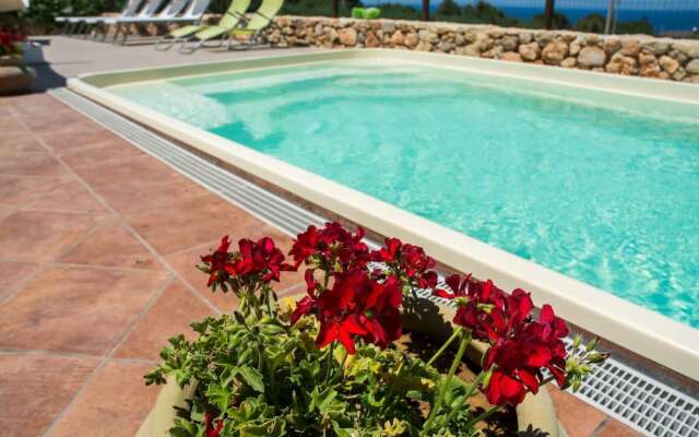 Sc011 Villa Calabianca con Piscina Privata Riscal