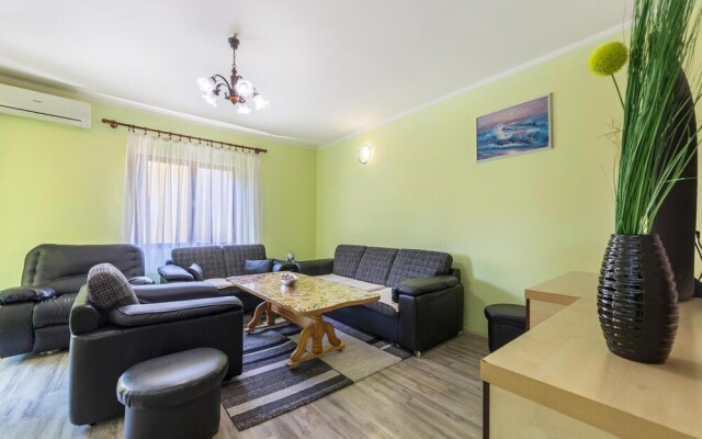 Stunning Home in Pula With Wifi and 2 Bedrooms