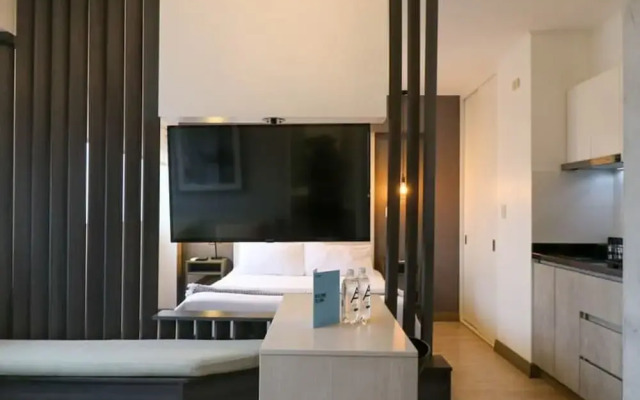 Monochromatic Loft in the Center of Barranco