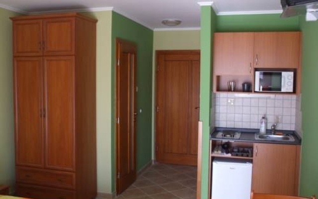Várfürdö-Panzió Apartmanház