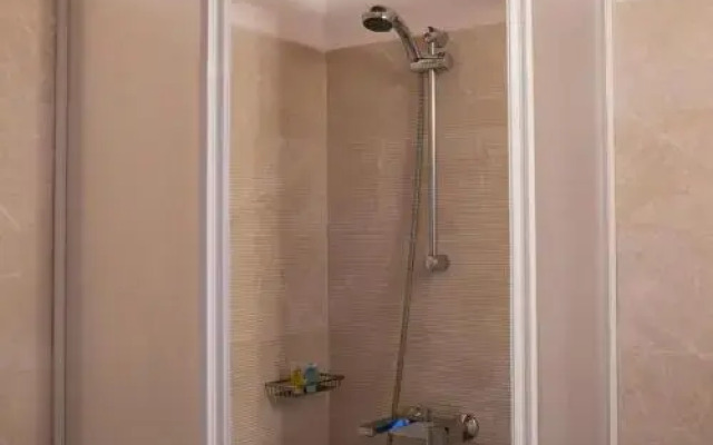 Jo Marinis Rooms
