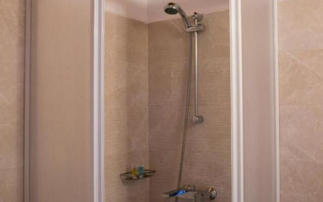 Jo Marinis Rooms