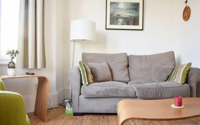 Quiet 1 Bedroom Home in South London