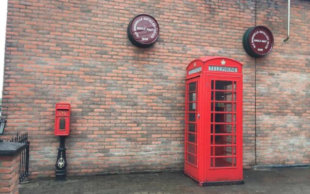 Bush House Accommodation - The Distillery