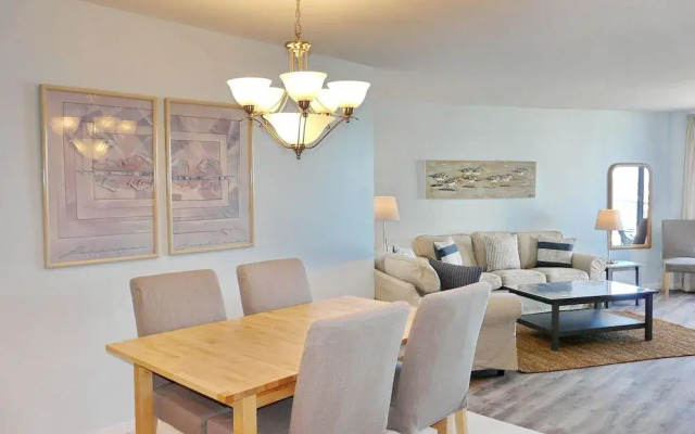 South Seas Tower 2-1001