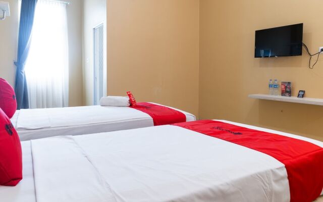 RedDoorz near Sultan Mahmud Badaruddin Airport Palembang