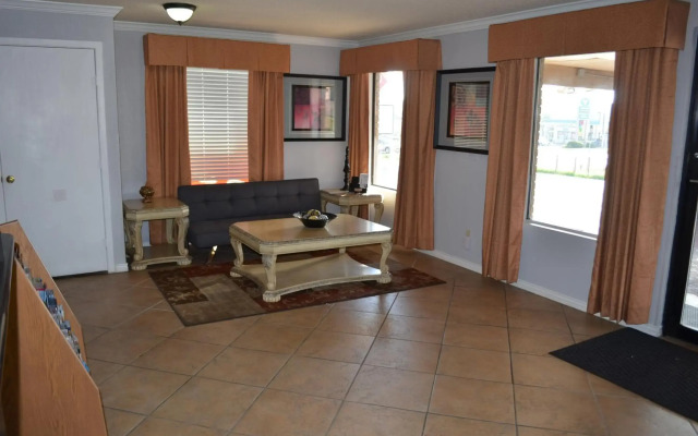 Hill Country Inn & Suites