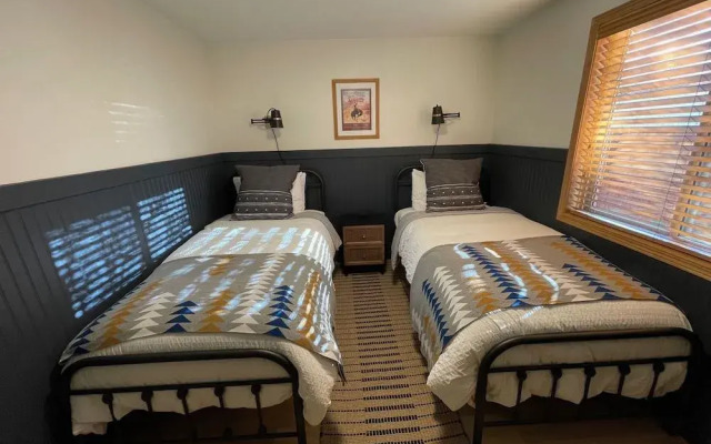 Pinedale Cozy Cabins