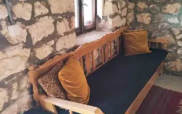 Hani_Inn_1834