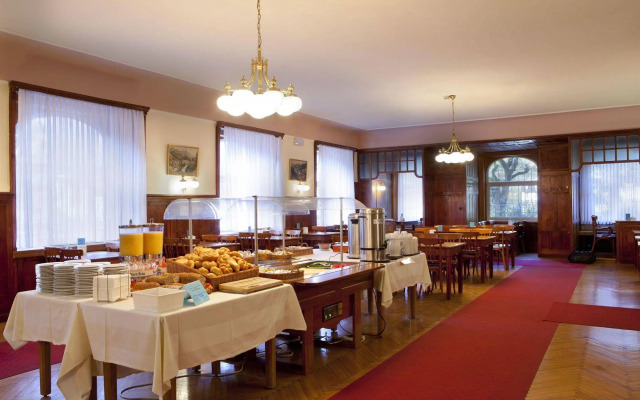 Euro Youth Hotel & Krone