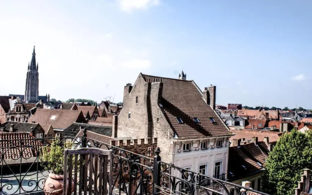 Huyze Die Maene