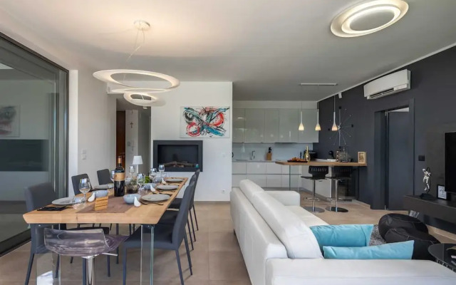 Villa Luxor With Heated Pool