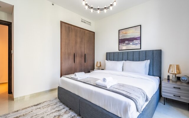 Modern DT Escape1BR with Upscale Comfort