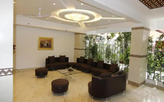 OYO 659 Hotel Grand Tulip