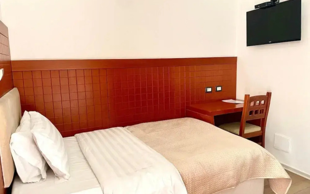 City 5 Hotel