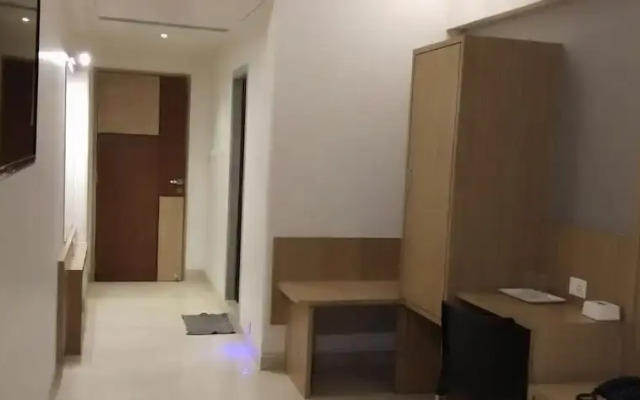Seasons Hotel