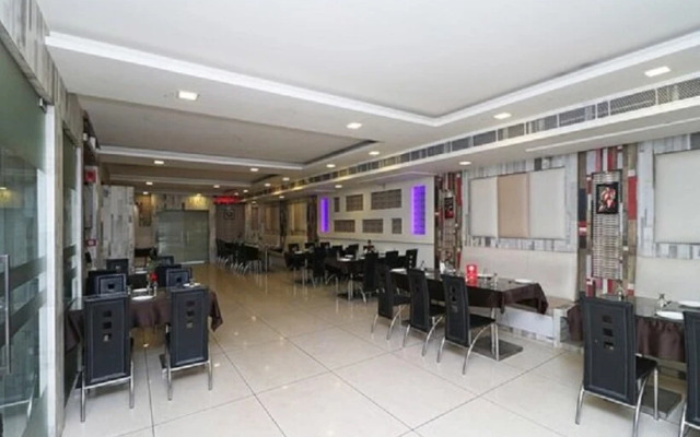OYO 4772 Park Grand Hotel & Resort