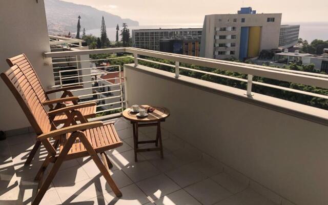 Dona I House - In Funchal with free parking