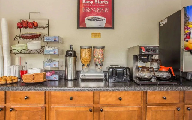 Econo Lodge Fort Jackson