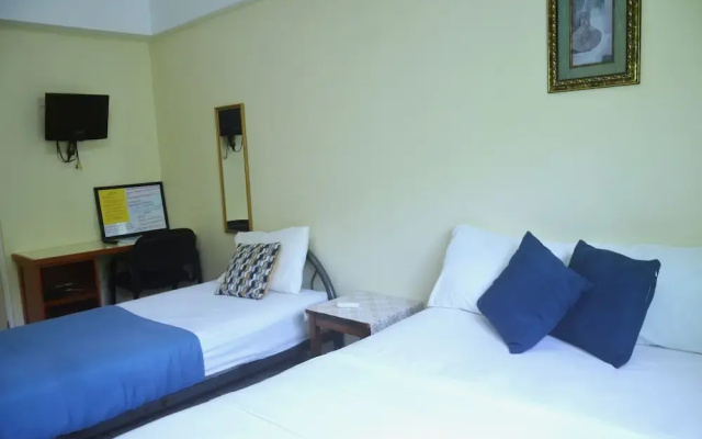 Louislyn Apartments