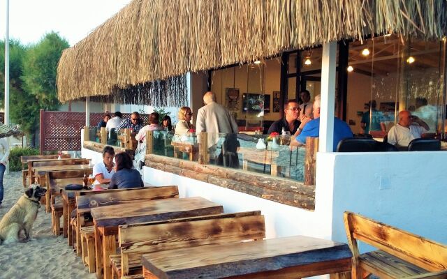 Pitos Bungalows