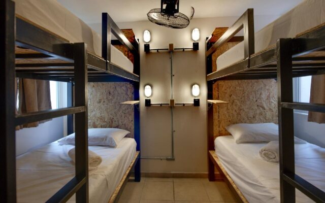 Urban Beach Chic Hostel