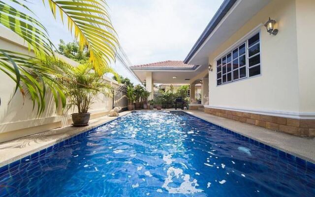 Baan Chokdee - 5 Bed - Private Pool