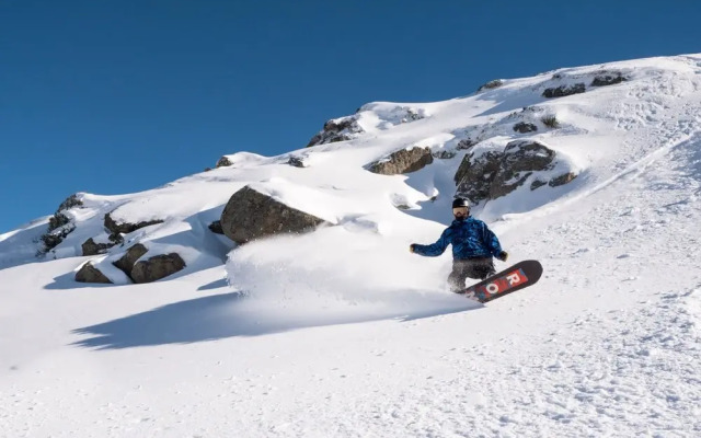 Tennerhof - Large Waterfront Home