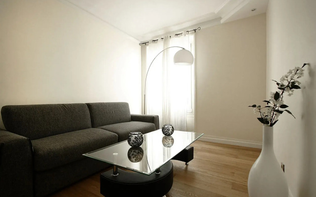 Bridgestreet Champs Elysees