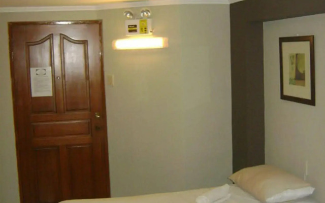 Metro Room Budget Hotel