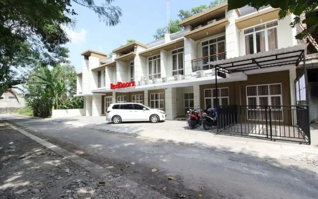 RedDoorz near Jogja City Mall 3