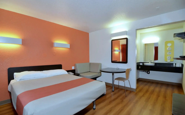 Motel 6 Palm Desert, CA - Palm Springs Area