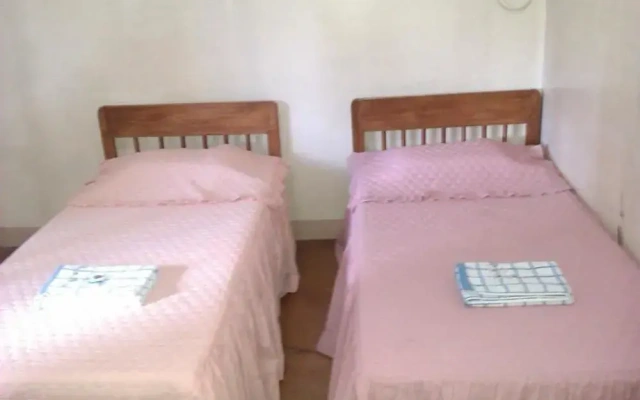 Hilltop Cottages & Resort
