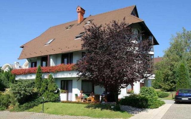 Dominika Apartmenthouse