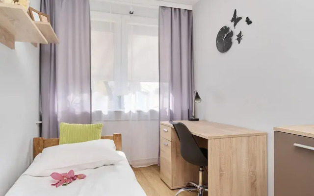 Wyszyńskiego With AC by Renters