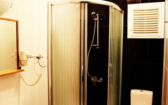 Maidos Hotel & Suites