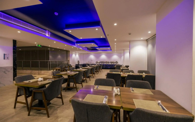 Mirnian Hotel
