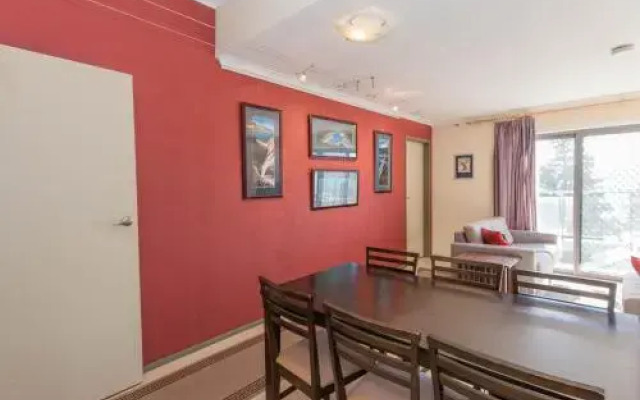 Summit 10/35 Clyde Street