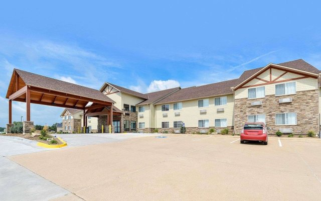 Comfort Inn & Suites Riverview near Davenport and I-80