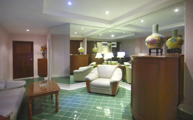 Rendezvous Hotel