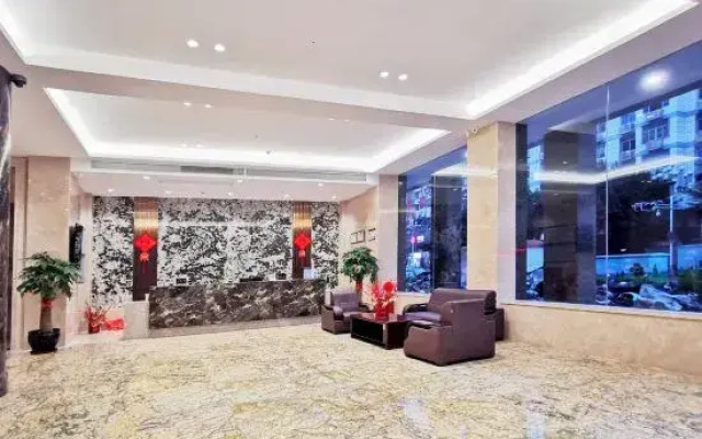 Mountains & Rivers Hotel