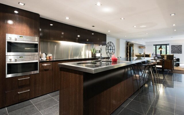 PPT50 Sleek 2 Bed Designer Abode