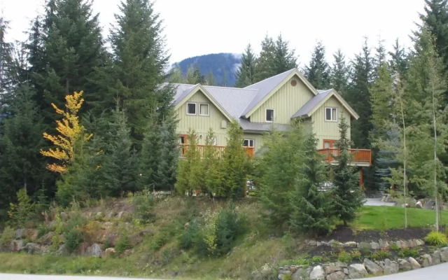 Lorimer Ridge Lodge