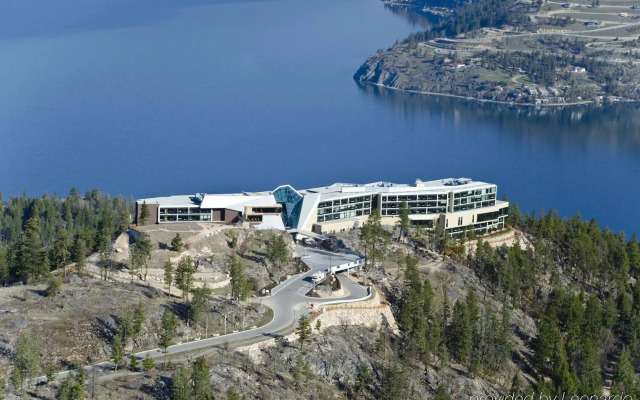 Sparkling Hill Resort