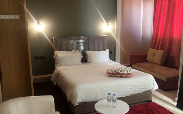 Lyron Hostel