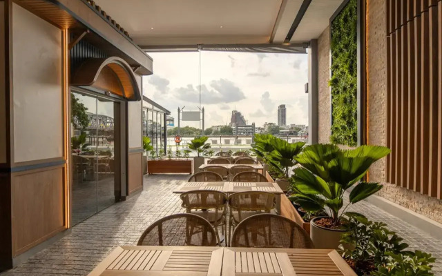 GLOW Bangkok Riverside