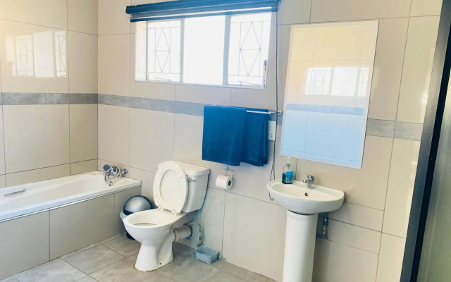 President Guest Lodge