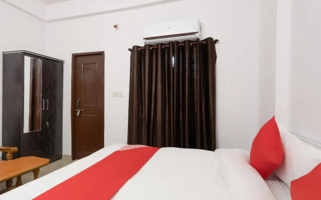 OYO 28691 Hotel Golden Star