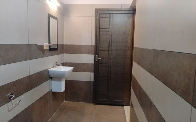 Gateway Airport Hotel
